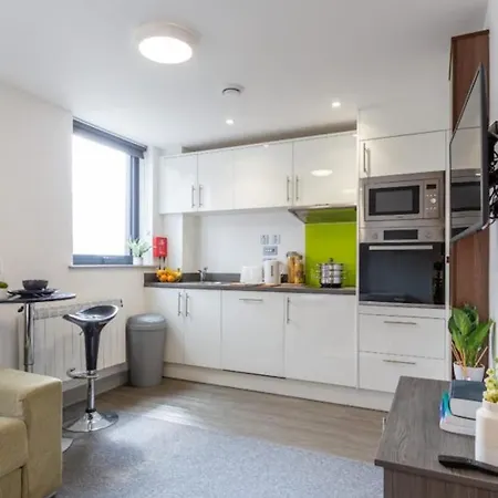Vibrant Rooms For Students Only, Leeds - Sk Hostel Leeds (West Yorkshire)