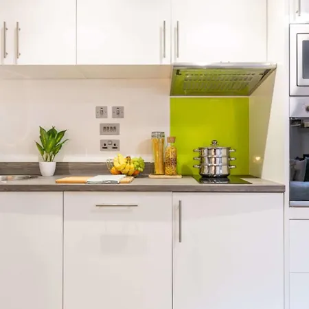 Vibrant Rooms For Students Only, Leeds - Sk Hostel *