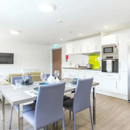 Hostel Vibrant Rooms For Students Only, Leeds - Sk *