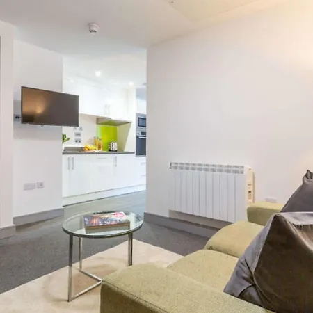 Vibrant Rooms For Students Only, Leeds - Sk Hostel Leeds (West Yorkshire)